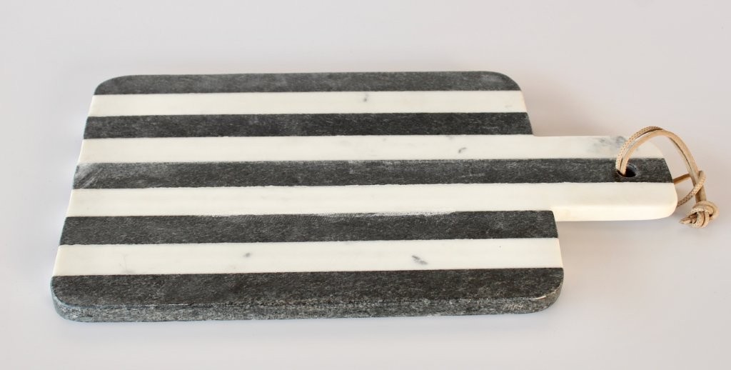 BLACK & WHITE STRIPE MARBLE BOARD  38X23CM